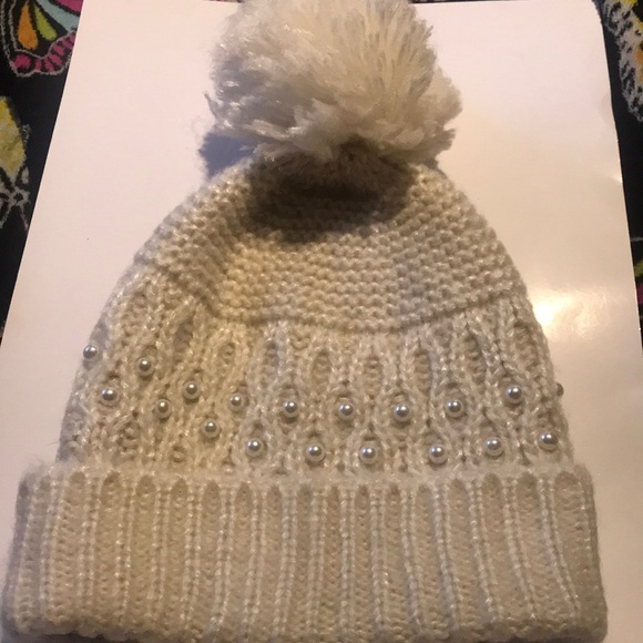 Betsey Johnson Hat and Neck Warmer - Picture 2 of 4